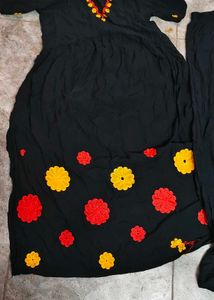 Black Kurta Set with Floral Embroidery