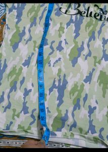 Believe Camo V-Neck T-Shirt in L 40 New
