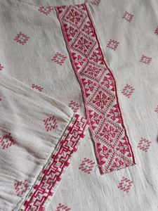 "Avaasa" Off White Kurta For Women