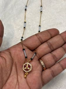 Elegant Gold Pendant Necklace