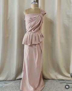 Elegant Pink One-Shoulder Gown