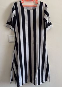 Black and White Striped Knee Length Dress | Size S
