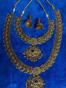 Elegant Gold Tone Indian Jewellery Set