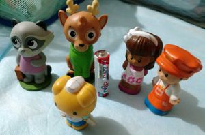 5 small size toys