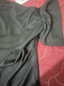 Black Ruched Off-shoulder Short Sleeves Crop Top