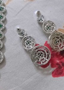 Elegant Emerald Jewelry Set