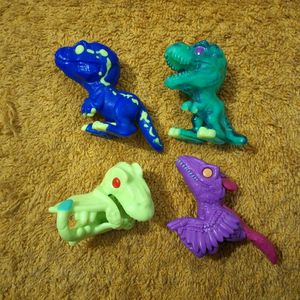 🦖 Kinder Joy × Jurassic World – Combo of 4 Figure