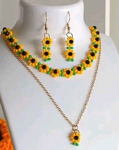 Sunflower Beaded Necklace & Earrings Set