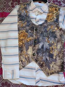 It Is a 3 Piece Set For Boys