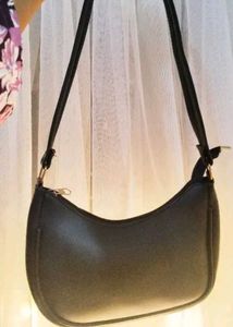Chic Black Shoulder Handbag