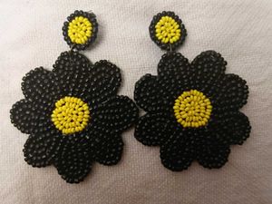 Black Daisy Beaded Earrings