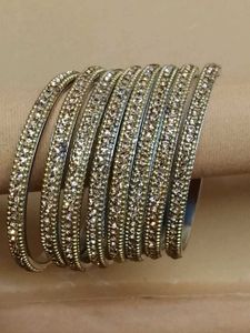 Sparkling Set of 8 Bangles