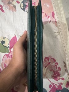 Aldo clutch