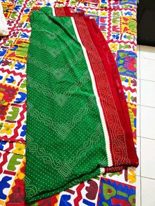 Bandhani Print Saree | Elegant Green &amp; Maroon