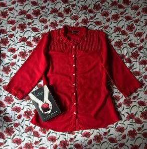 Red Victorain Top With Ruffled Hem
