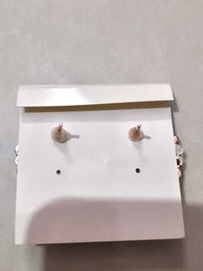 Nilu's Collection Crystal Flower Clover Stud Earri