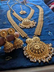 Elegant Gold-Tone Necklace Set with Maang Tikka
