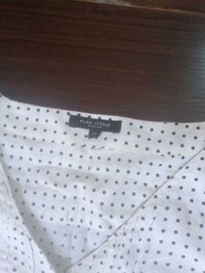 Chic White Dotted V-Neck Top