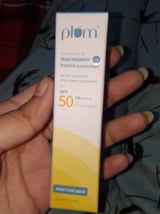 Plum Rice Water & Niacinamide Hybrid Sunscreen
