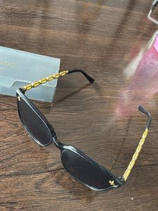 Stylish Black Chain Sunglasses