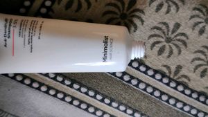 Minimalist Anti-Dandruff Shampoo