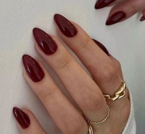 Press-On Nails Set with Freebie Serum
