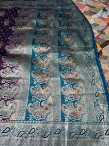 Elegant Paisley Pattern Saree