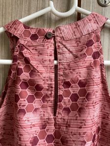 Stylish Pink Hexagon Print Sleeveless Top
