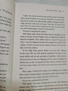 The Cruel Prince trilogy-Holly Black. Folk o