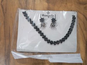 Black Leafy Necklace