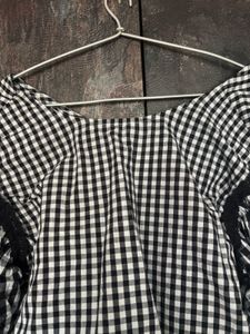 Gingham Puff Sleeve Top