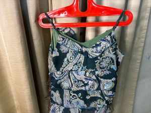 sleeveless  top
