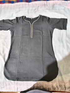 Elegant Embroidered Grey Kurta