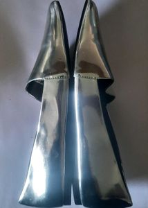🤍 MIRROR SHINE MOMENT – ZARA TRAFALUC FLATS