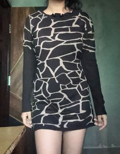 Stylish Giraffe Print Sweater Top