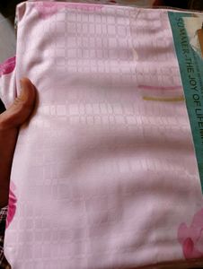 Bedsheet With Two Pillows