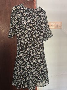 Chic Floral Wrap Dress with Flutter Sleeves