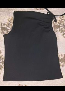 Chic Black Ruched Sleeveless Top