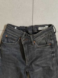 Stylish Dark Wash Straight Leg Jeans