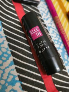 2 Elle 18 Lipstick, Lotus Kajal, Oriflame Lipstick