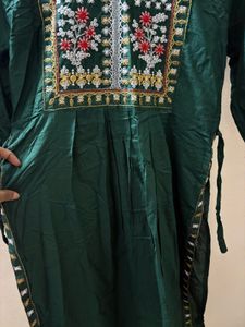 Embroidered Green Naira Cut Kurta Pant S