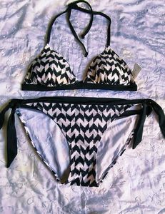 Chic Black &amp; White Bikini Set