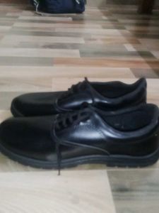 clean black school shoe new one not used size 8