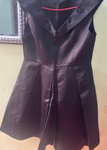 Elegant Black Cap Sleeve Dress