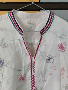 Floral Embroidered Tunic Top