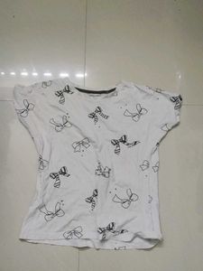 White T-shirt with Bow Print