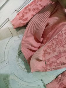 Floral Pattern Acrylic Sweatshirt 🍁