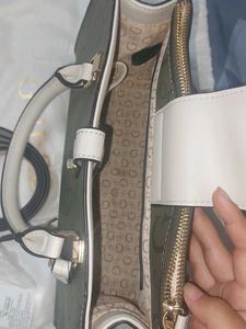 GUESS Delvin Satchel
