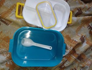 a lunch box in blue and white colour