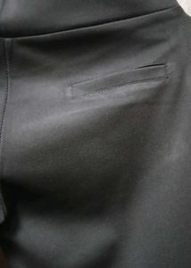 Chic Black jeggings with silver Detail